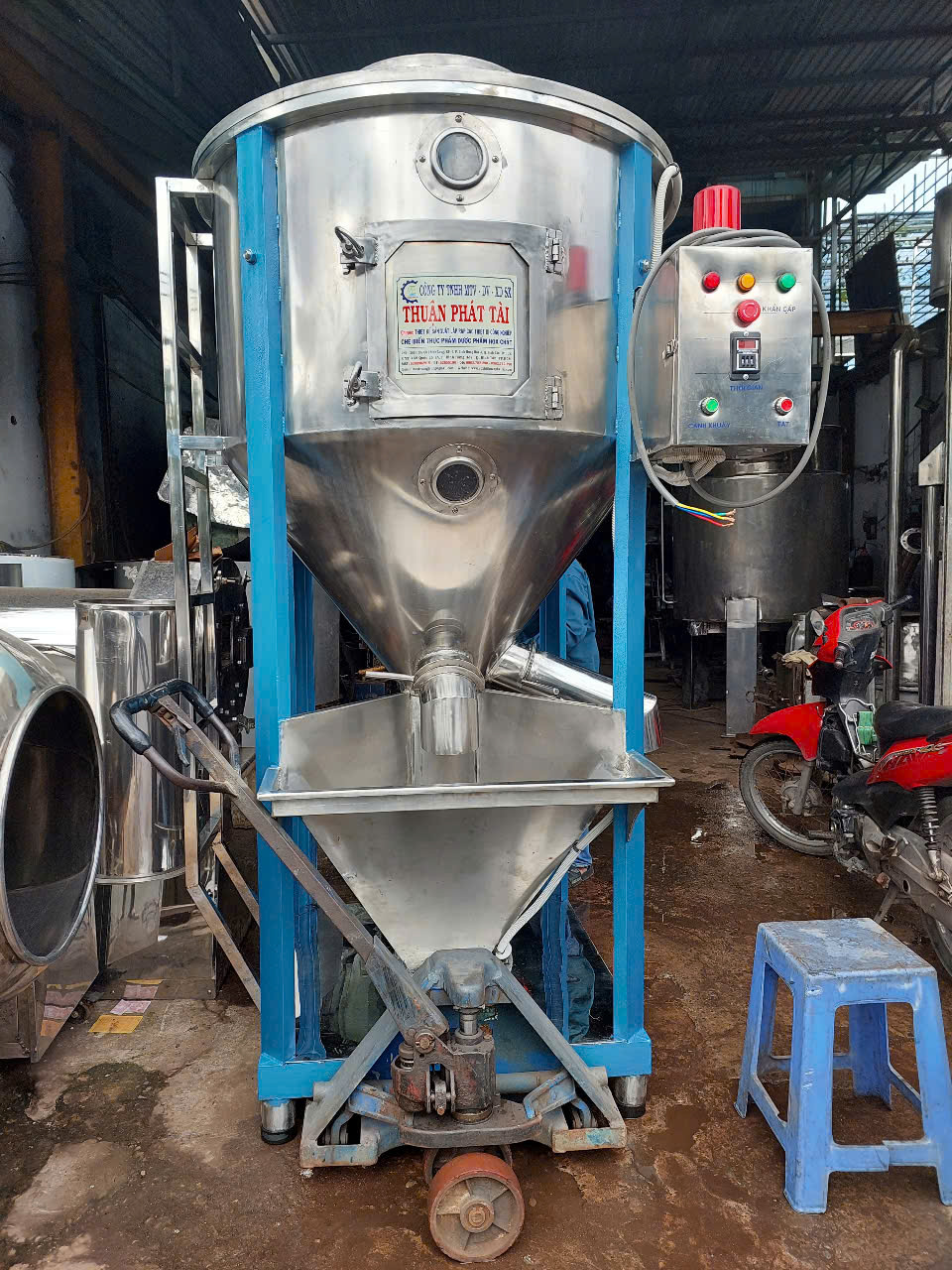 MÁY TRỘN TRỤC VÍT THUẬN PHÁT TÀI