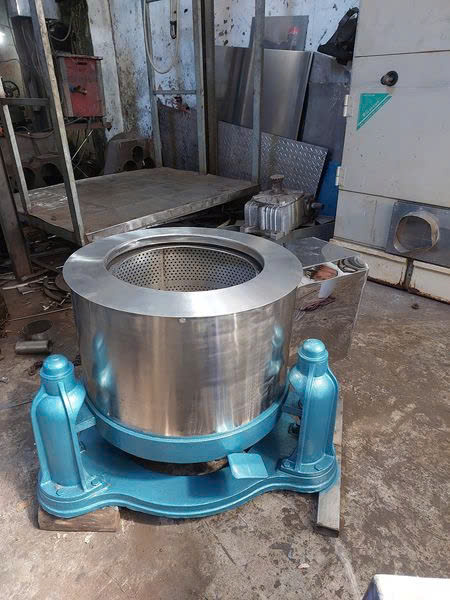 Máy vắt ly tâm công suất 55 LÍT /mẻ TPT92 2 Máy vắt ly tâm công suất 55 LÍT /mẻ TPT92 - Ảnh 2
