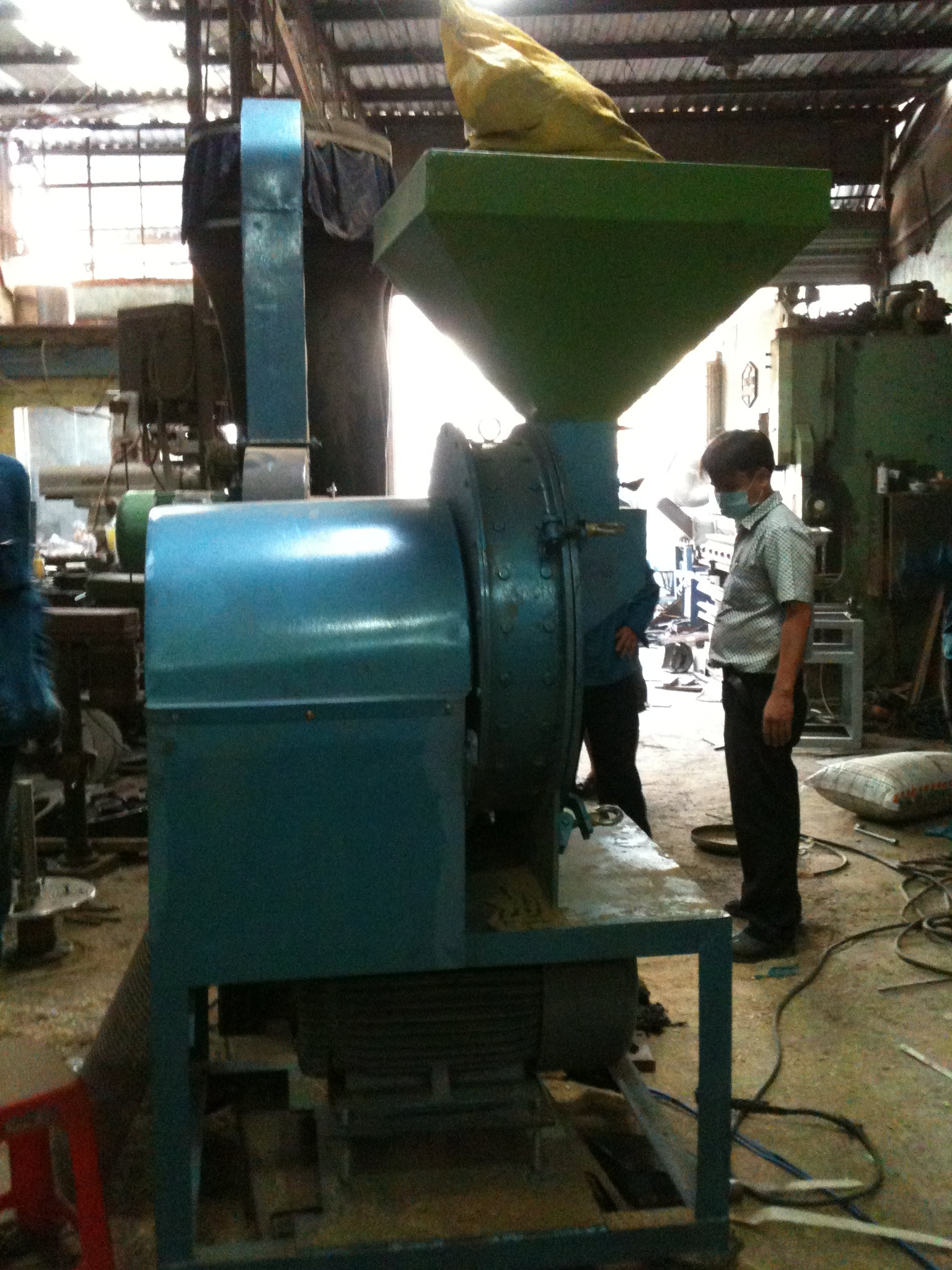 MÁY XAY NGHIỀN BỘT TRẦM HƯƠNG , QUẾ 1 MÁY XAY NGHIỀN BỘT TRẦM HƯƠNG , QUẾ